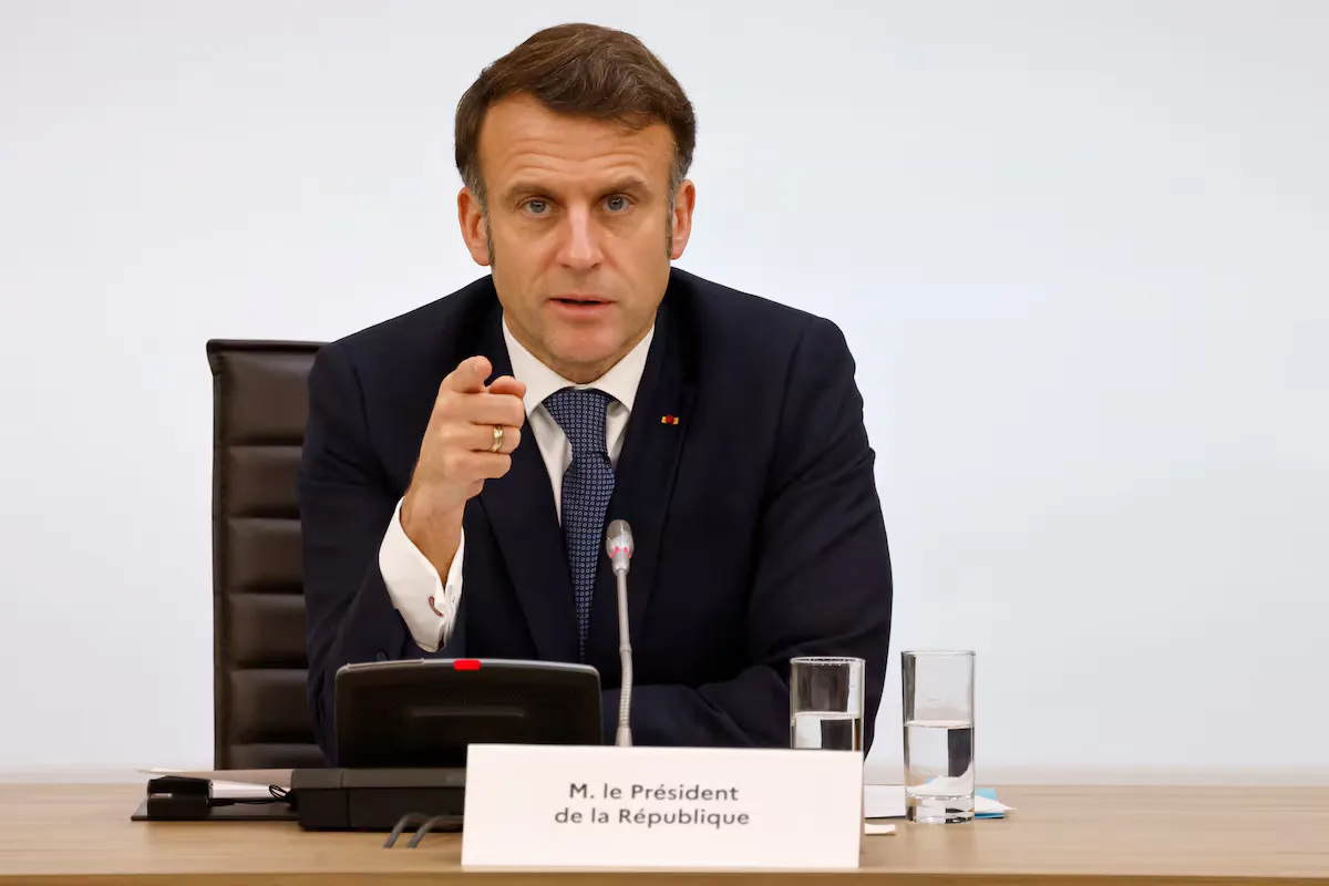 Президент Франції Еммануель Макрон виступає під час Міжнародної конференції щодо Сирії в Парижі, Франція, 13 лютого 2025 року